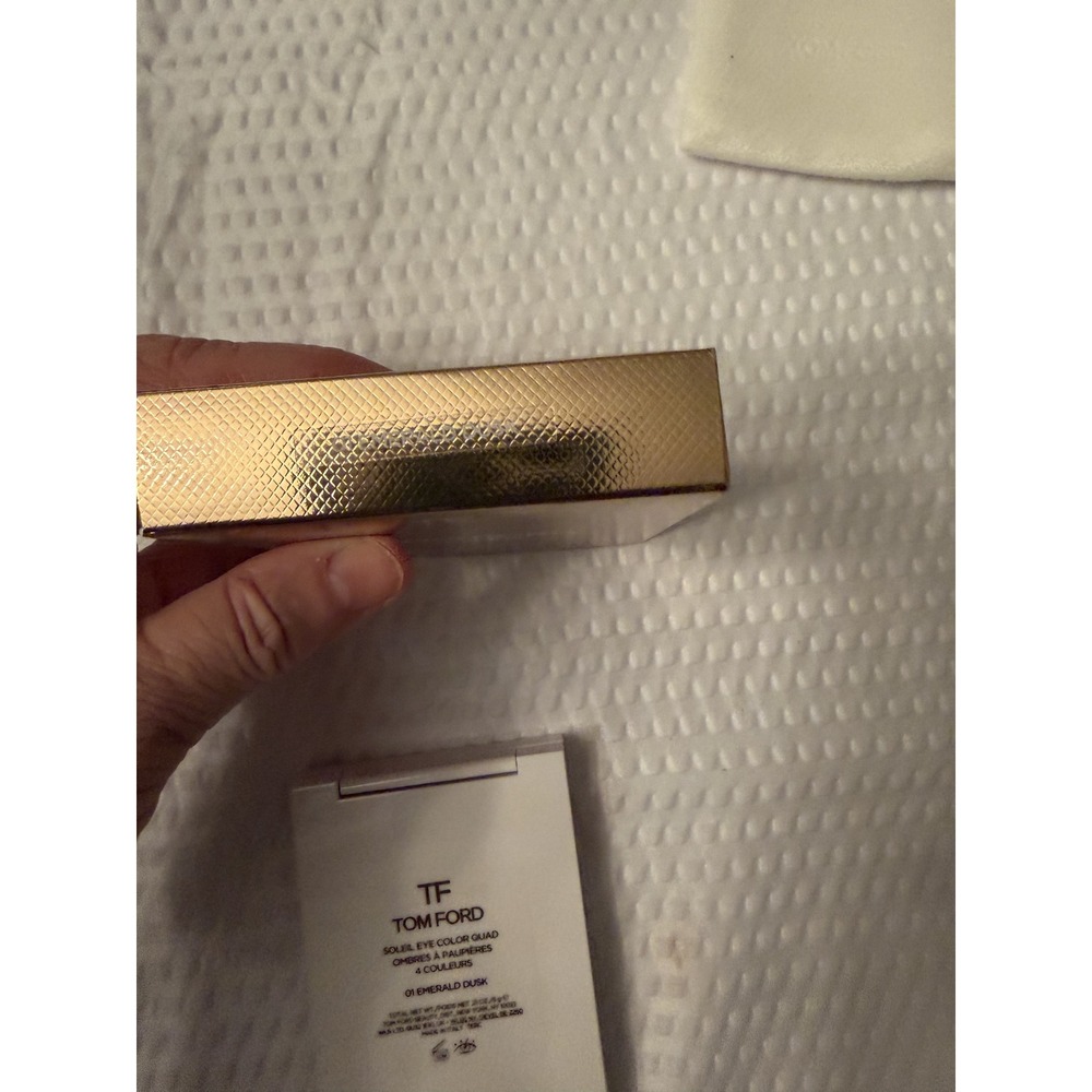 Tom Ford Soleil Eye Color Quad 01 Emerald Dusk Eyeshadow Palette 0.21oz 6g NEW - Picture 4 of 6